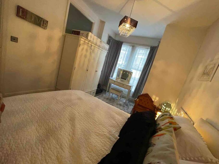 One/Two Bedroom Apartment Close To Sea & Centre ヘイスティングス エクステリア 写真