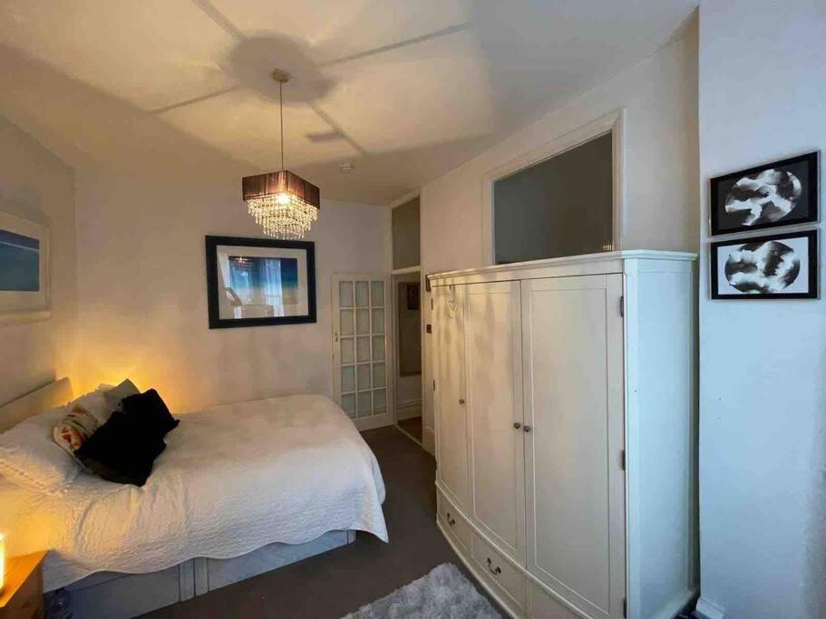 One/Two Bedroom Apartment Close To Sea & Centre ヘイスティングス エクステリア 写真